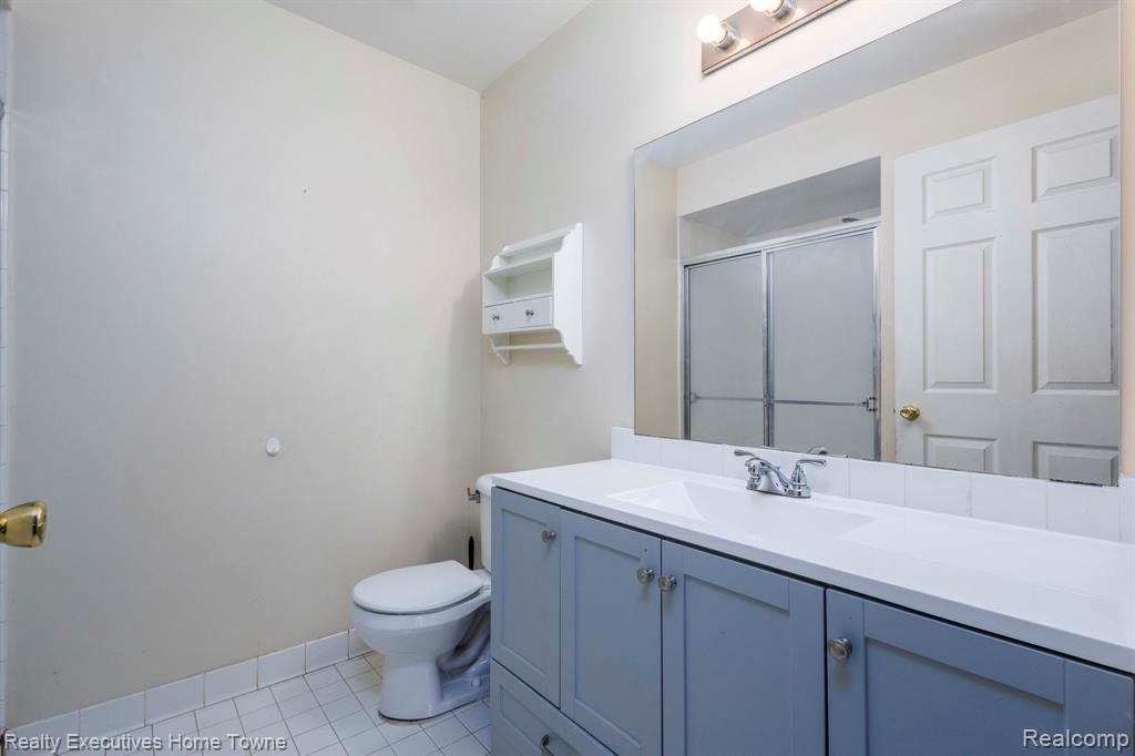 4289 Berkshire Drive, Sterling Heights, MI 48314 — Photo 21