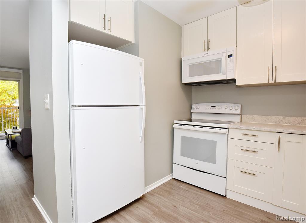 4909 Crooks Road, C7, Royal Oak, MI 48073 — Photo 12