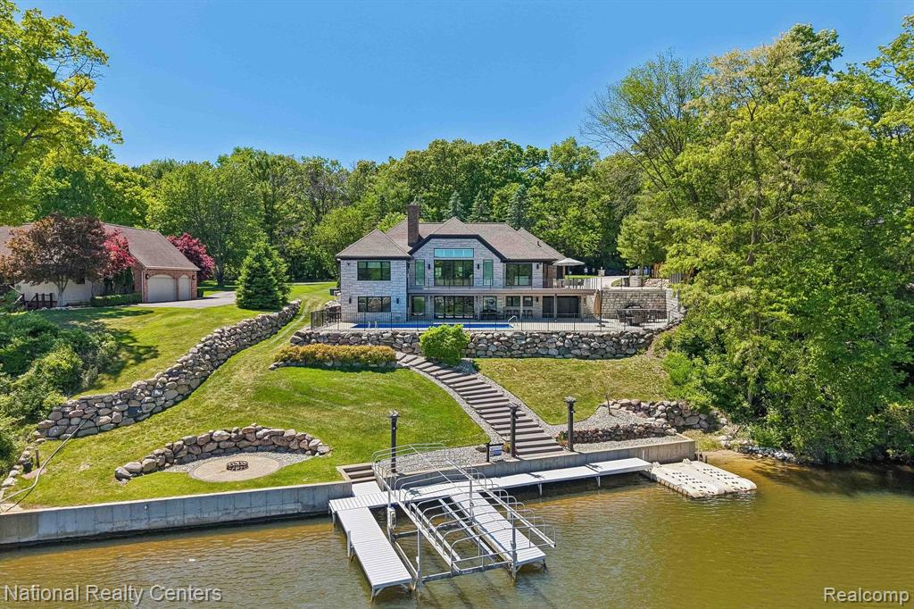 7050 Lake Shannon Court, Fenton, MI 48430 — Photo 83