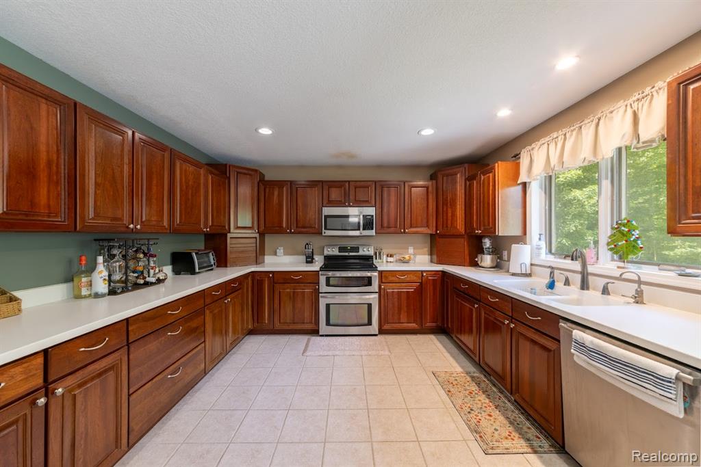 4695 Powell Drive, Mount Pleasant, MI 48858 — Photo 9
