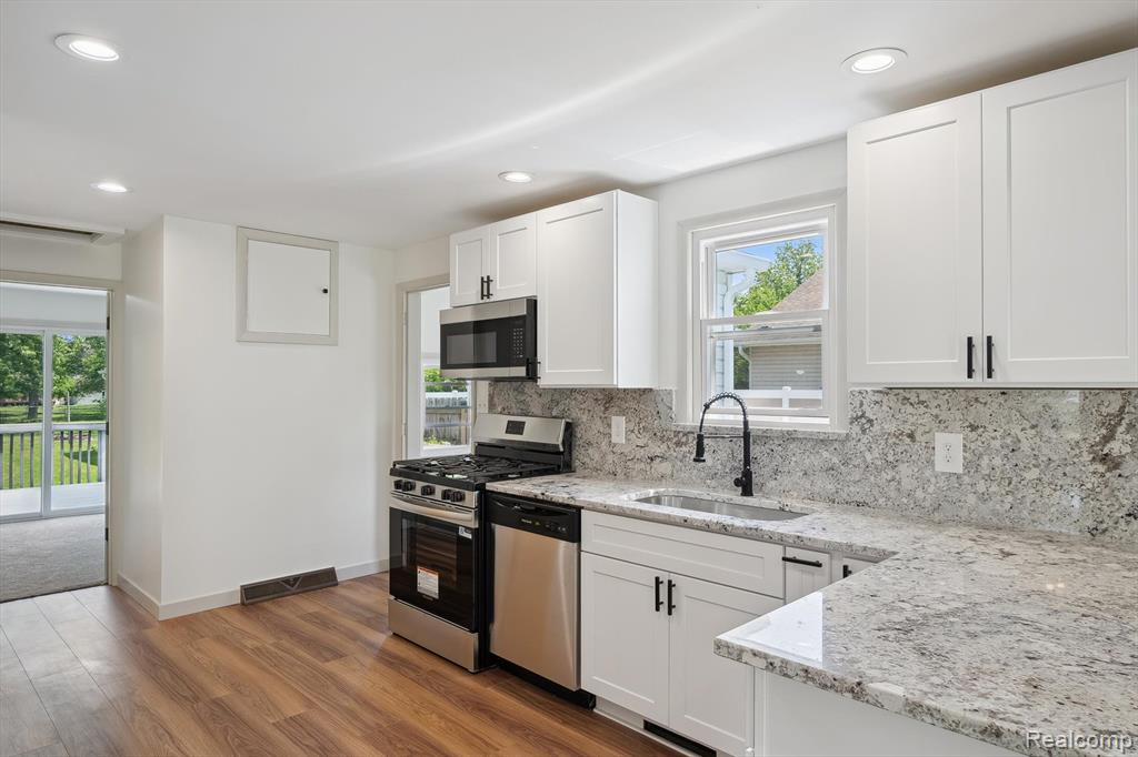 6097 Grove Avenue, Grand Blanc, MI 48439 — Photo 10
