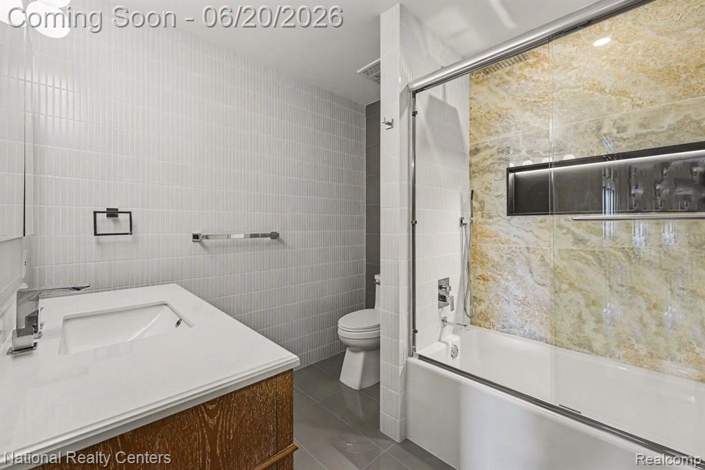 5076 Harbor Oak Drive, Waterford, MI 48329 — Photo 6