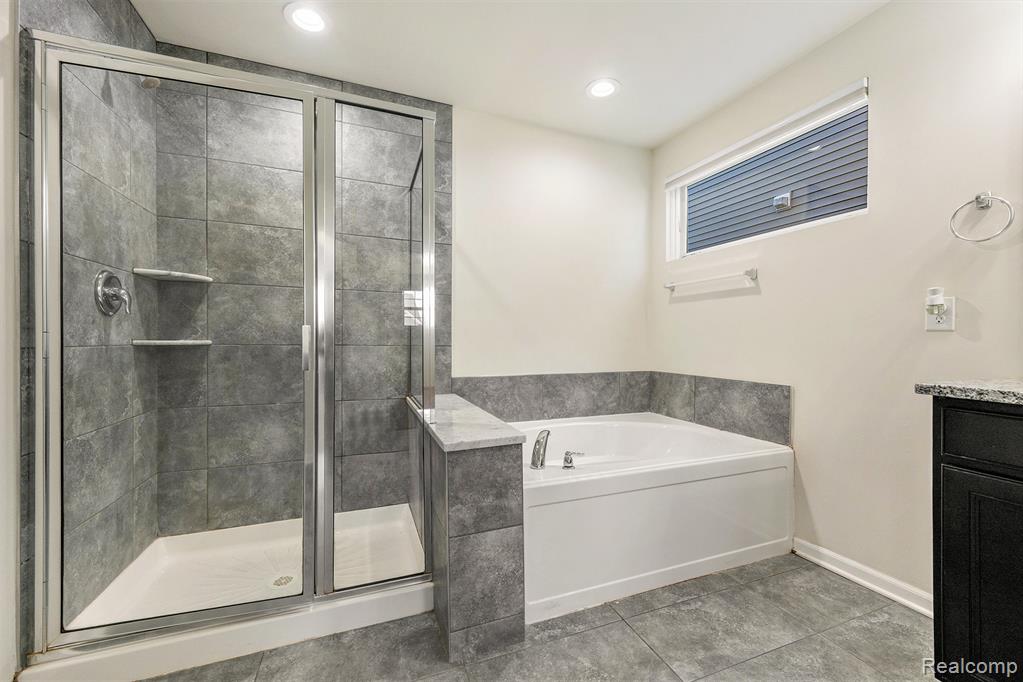 28364 Hanover Drive, Novi, MI 48377 — Photo 23