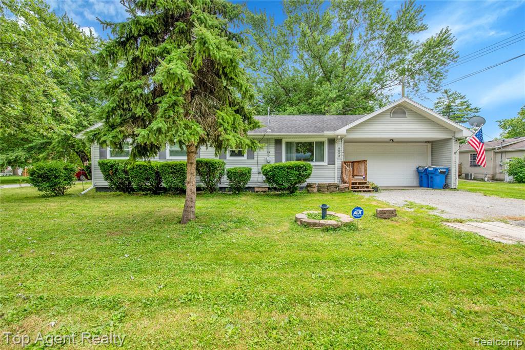 5648 Parkview Street, Newport, MI 48166 — Photo 2