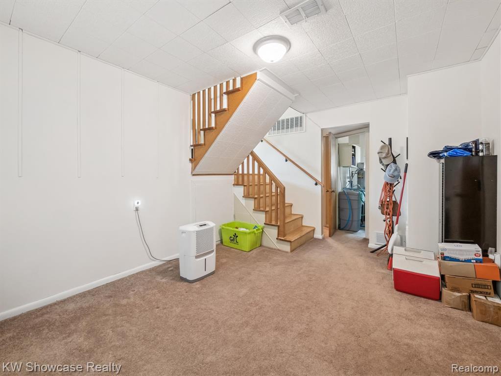 714 Sweetbriar, Milford, MI 48381 — Photo 27
