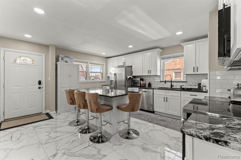 7312 Colonial Street, Dearborn Heights, MI 48127 — Photo 11