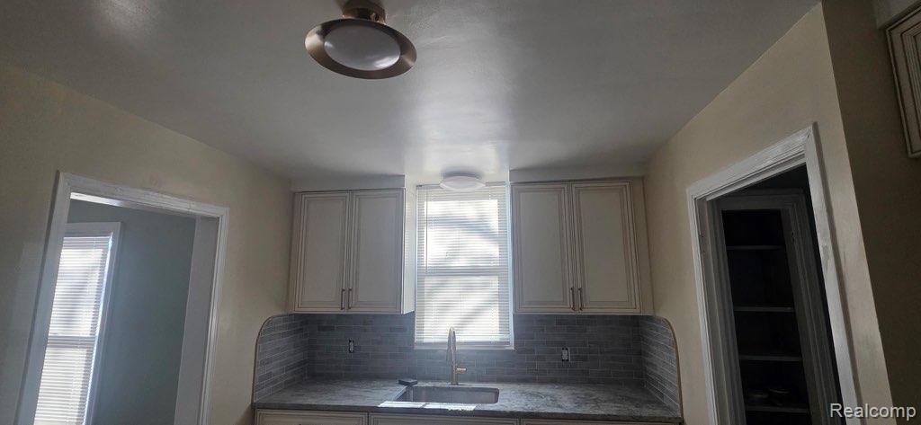 5057 University Place, Detroit, MI 48224 — Photo 14