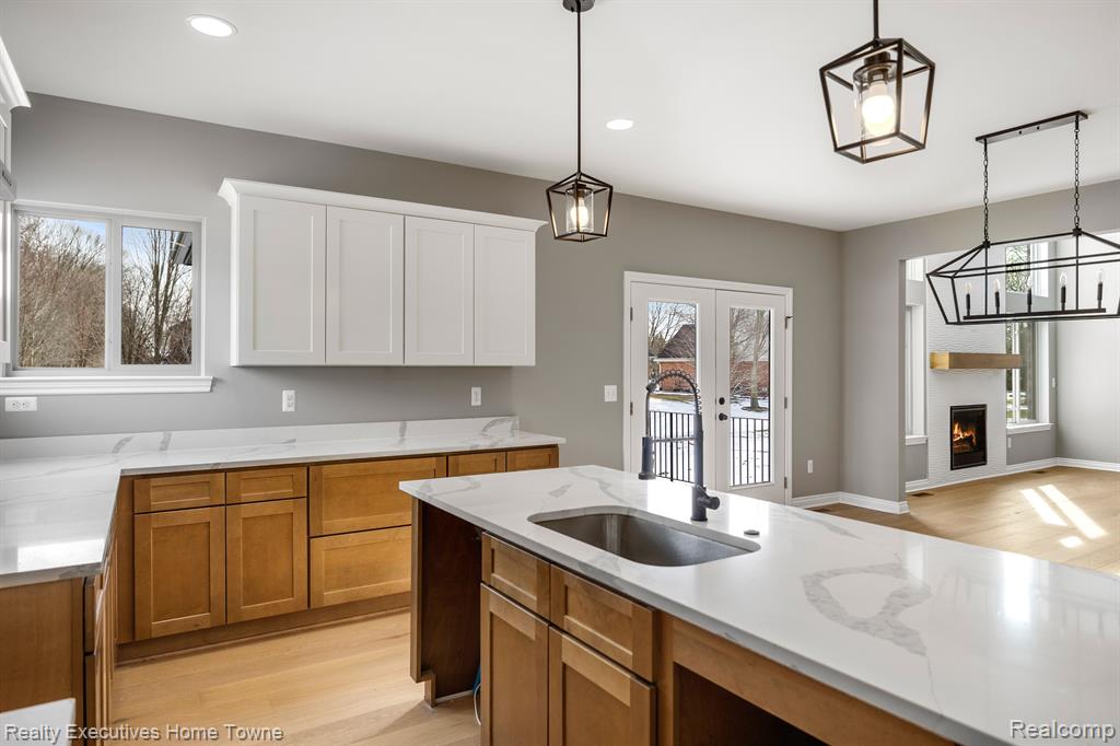 53972 CARRIGAN Drive, New Baltimore, MI 48047 — Photo 10