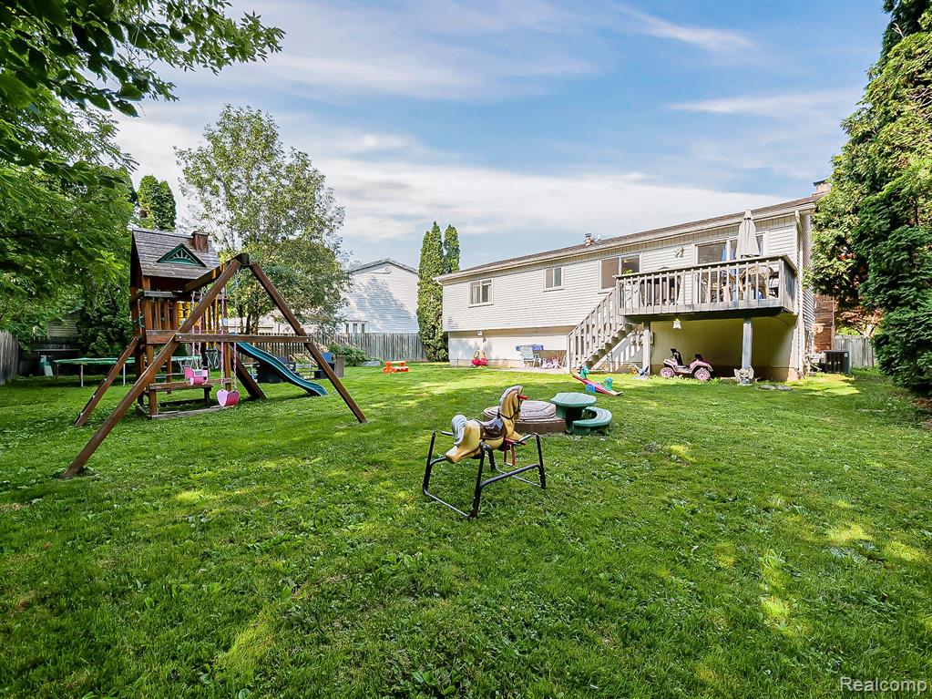 900 Surrey Heights, Westland, MI 48186 — Photo 23