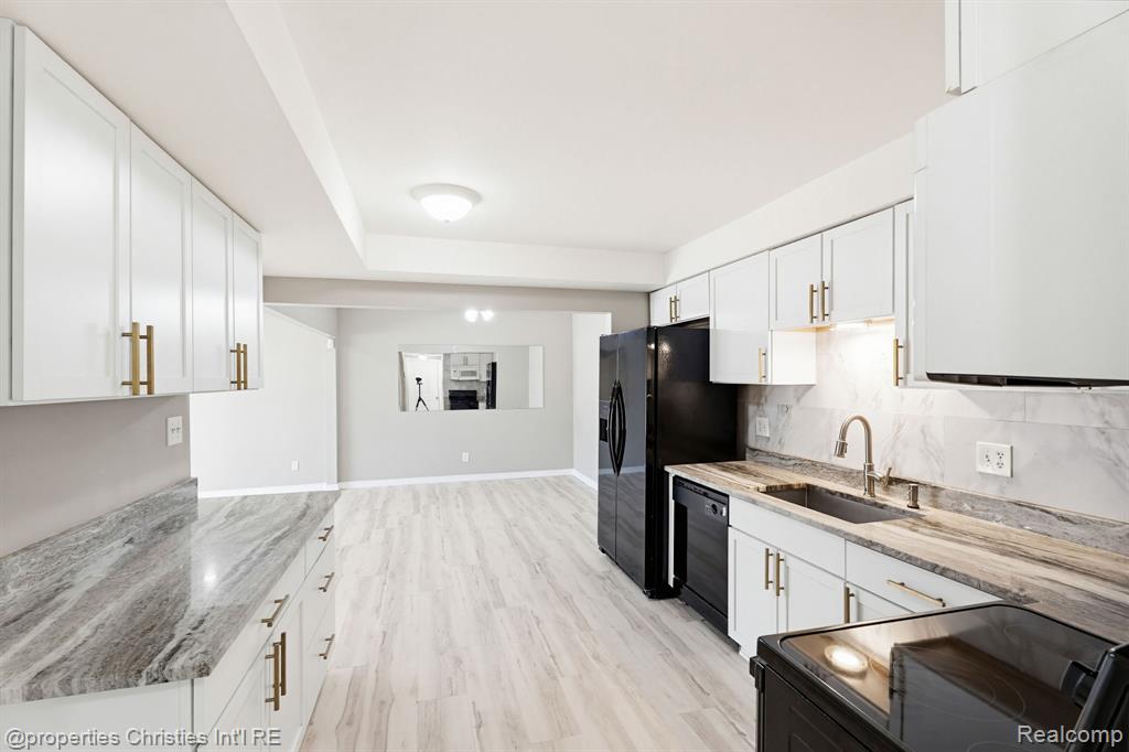 8700 Common Road, Warren, MI 48093 — Photo 16