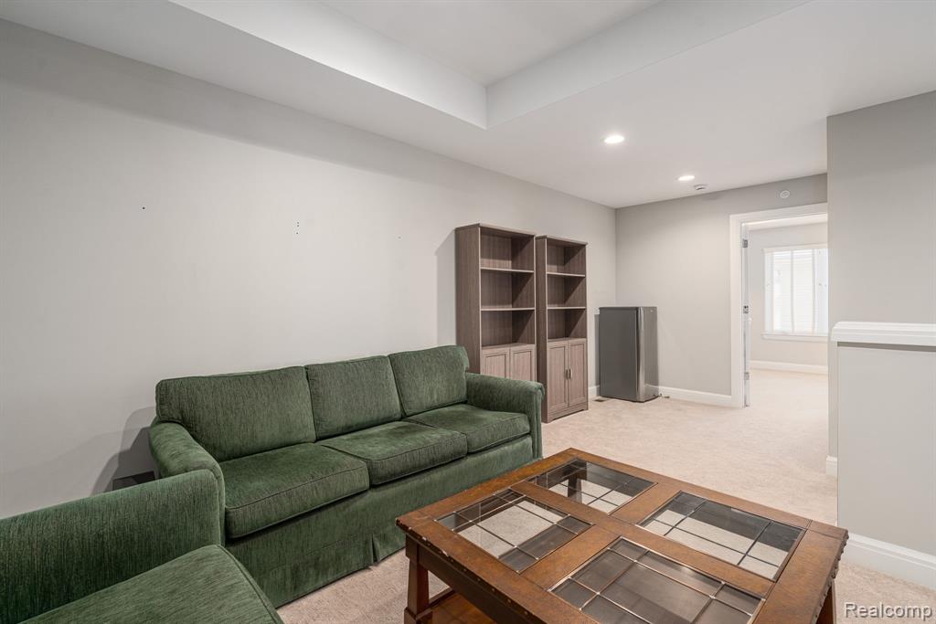 7484 Gramercy Circle, West Bloomfield, MI — Photo 32