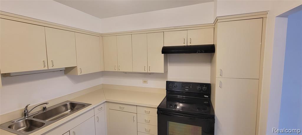 5000 Towncenter Center, Southfield, MI 48075 — Photo 14