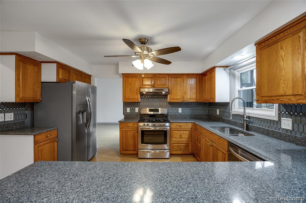 360 Arbor Pine Drive, Ortonville, MI 48462 — Photo 5