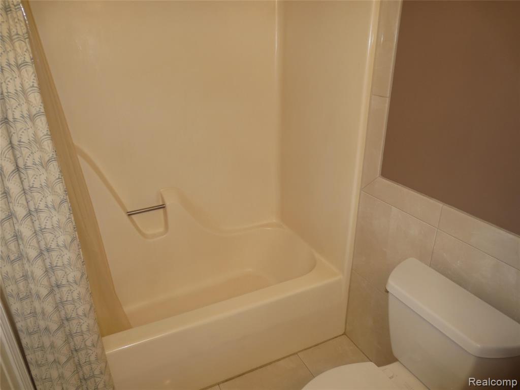 61365 Creekview Drive, South Lyon, MI 48178 — Photo 24