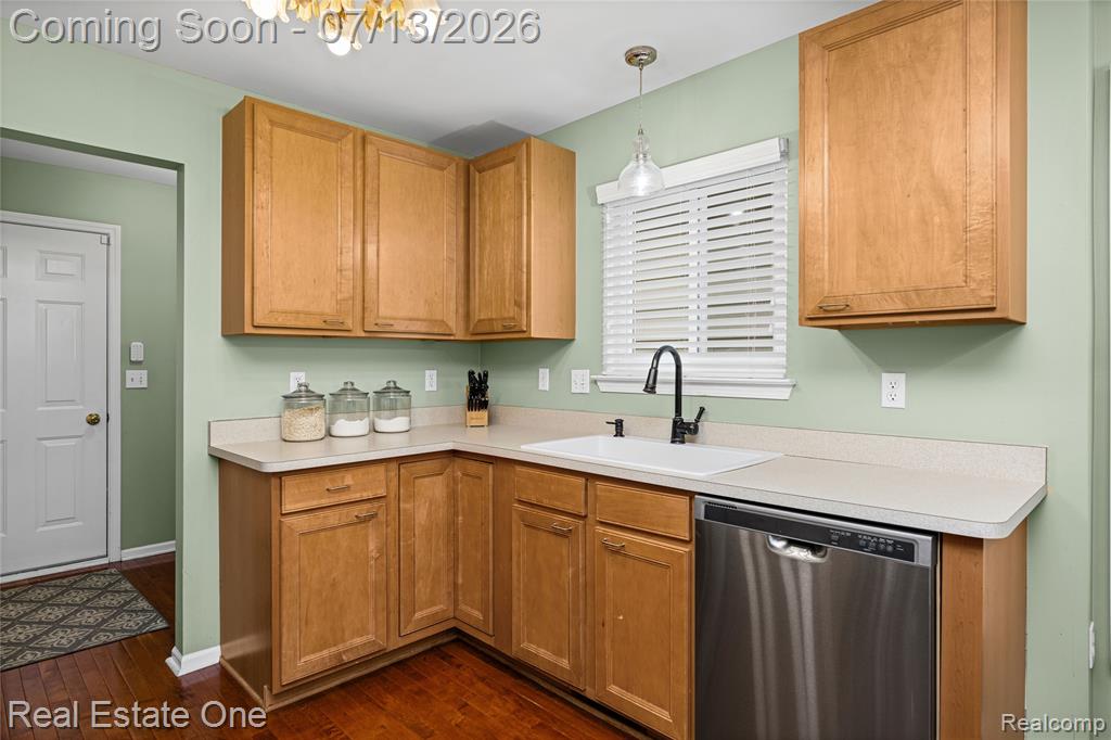 8206 Timber Trail, 82, White Lake, MI — Photo 9