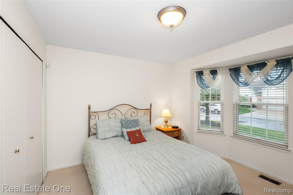 367 N Oak Drive, Commerce Twp, MI 48390 — Photo 20