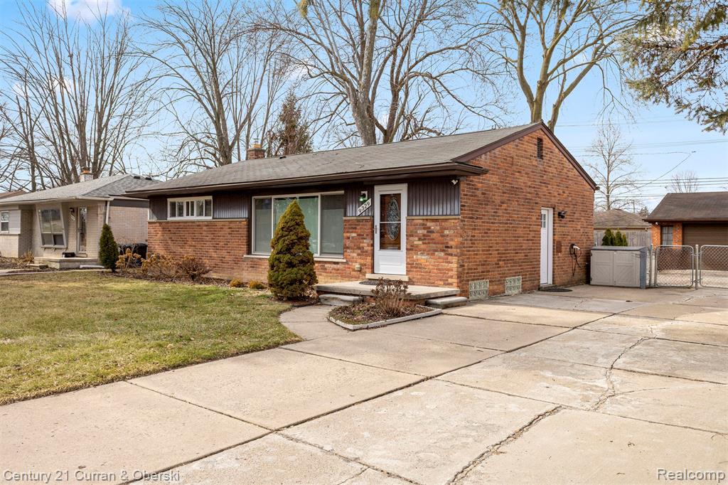 9329 Merriman Road, Livonia, MI 48150 — Photo 3