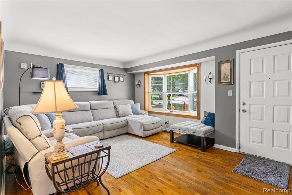 4602 Milton Drive, Flint, MI 48507 — Photo 12