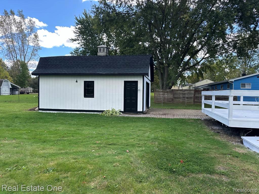 5481 Belsay Road, Grand Blanc, MI 48439 — Photo 25