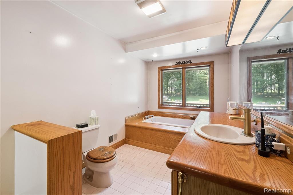 4851 Fox Chapel Drive, Dryden, MI 48428 — Photo 22
