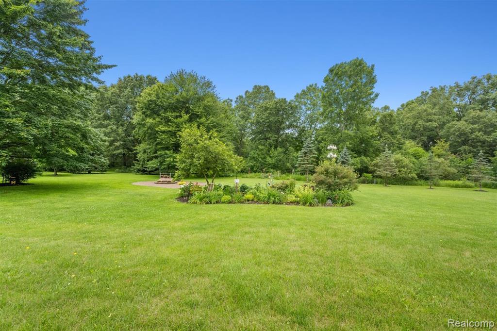 125 Olde Franklin Drive, Howell, MI 48855 — Photo 12