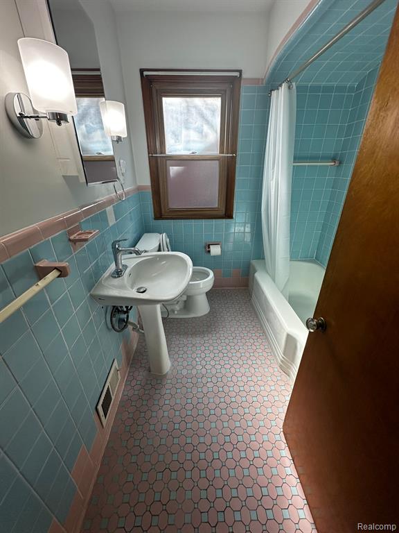 950 N YORK Street, Dearborn, MI 48128 — Photo 15