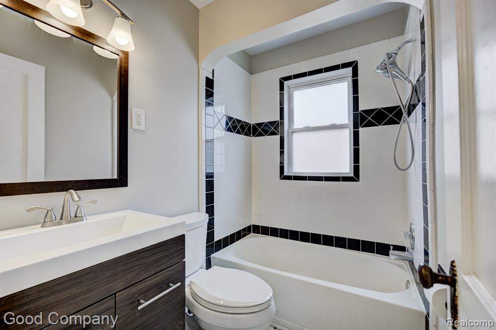 830 W HAZELHURST Street, Ferndale, MI 48220 — Photo 14
