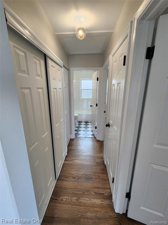 628 E JARVIS Avenue, Hazel Park, MI 48030 — Photo 9