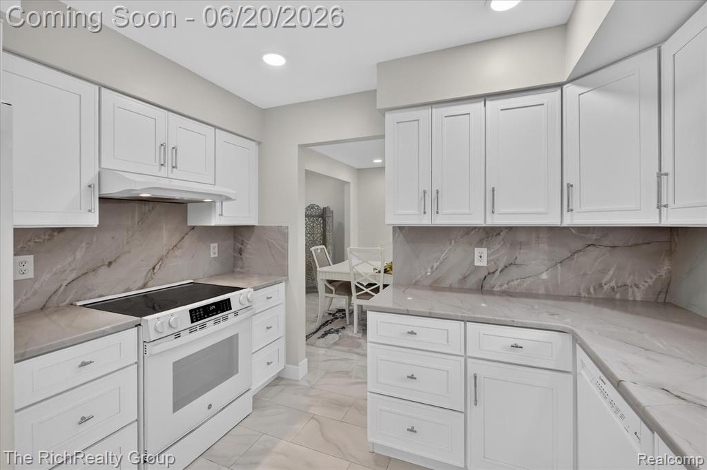 47185 Scarlet Drive S, Novi, MI — Photo 18