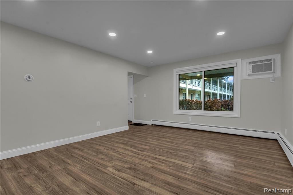 7350 N Inkster Road, 17, Dearborn Heights, MI 48127 — Photo 5
