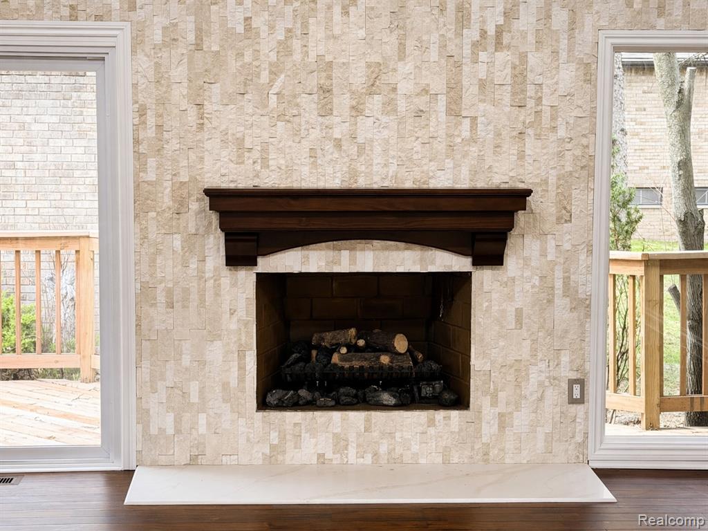 5525 Woodland Court, West Bloomfield, MI — Photo 11