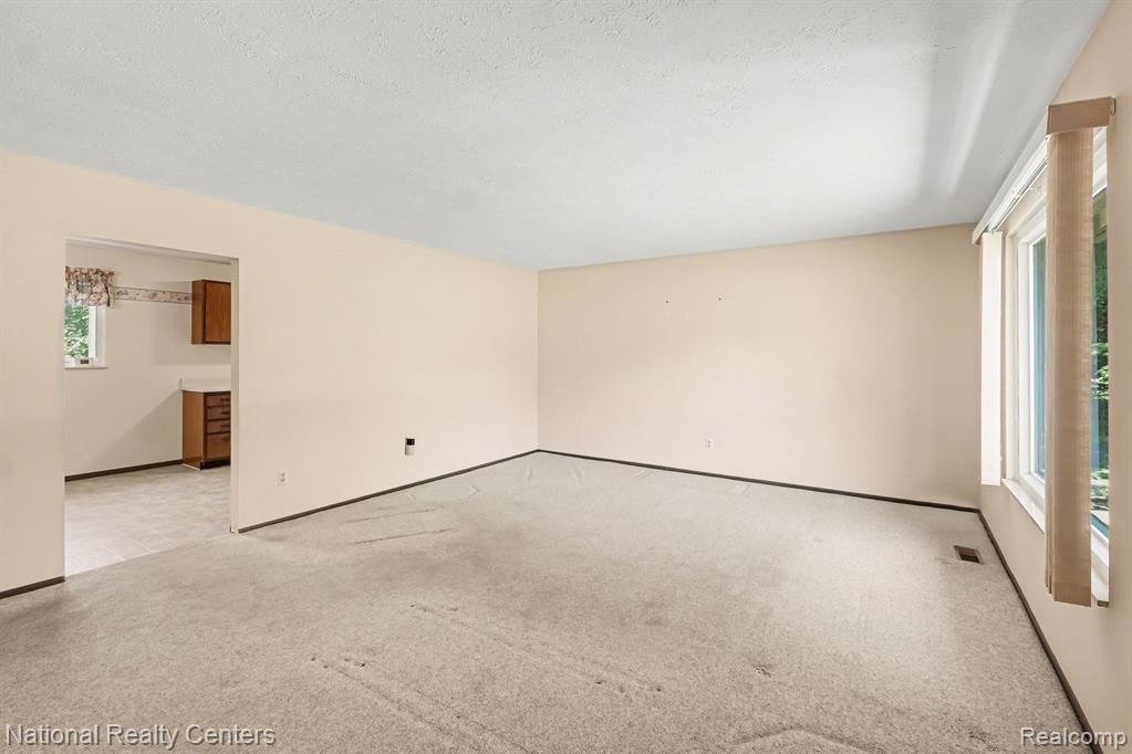 1800 Kingston Drive, Pinckney, MI 48169 — Photo 8