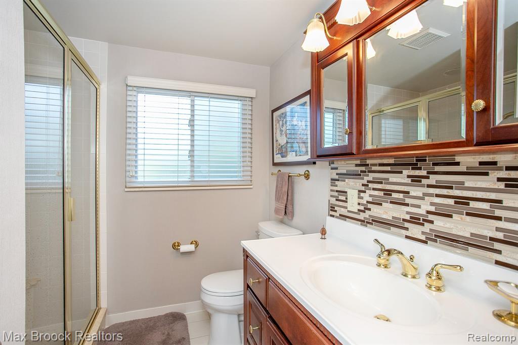 10445 Lincoln Drive, Huntington Woods, MI — Photo 32