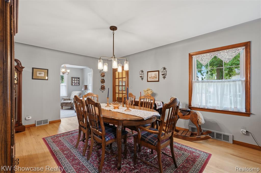 2071 Dorothea Road, Berkley, MI 48072 — Photo 9