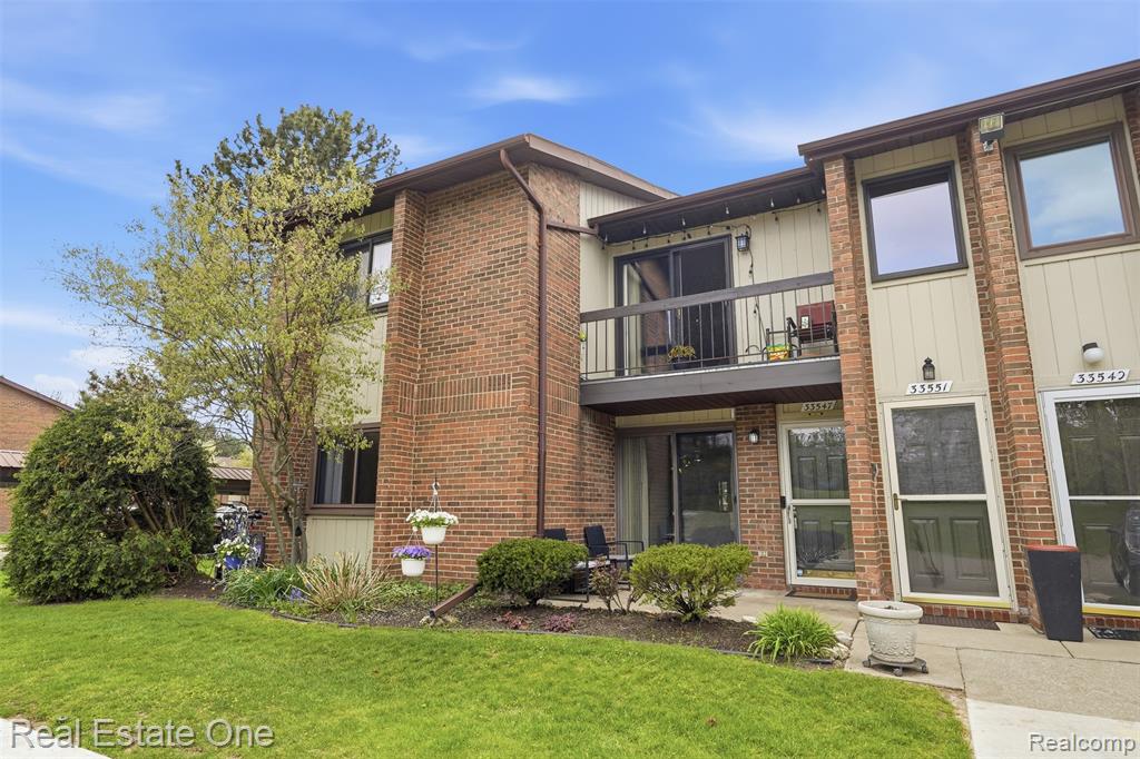 33547 Pondview Circle, 130, Livonia, MI 48152 — Photo 4