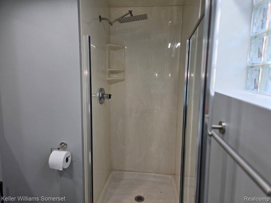 5568 PATTERSON Drive, Troy, MI 48085 — Photo 30