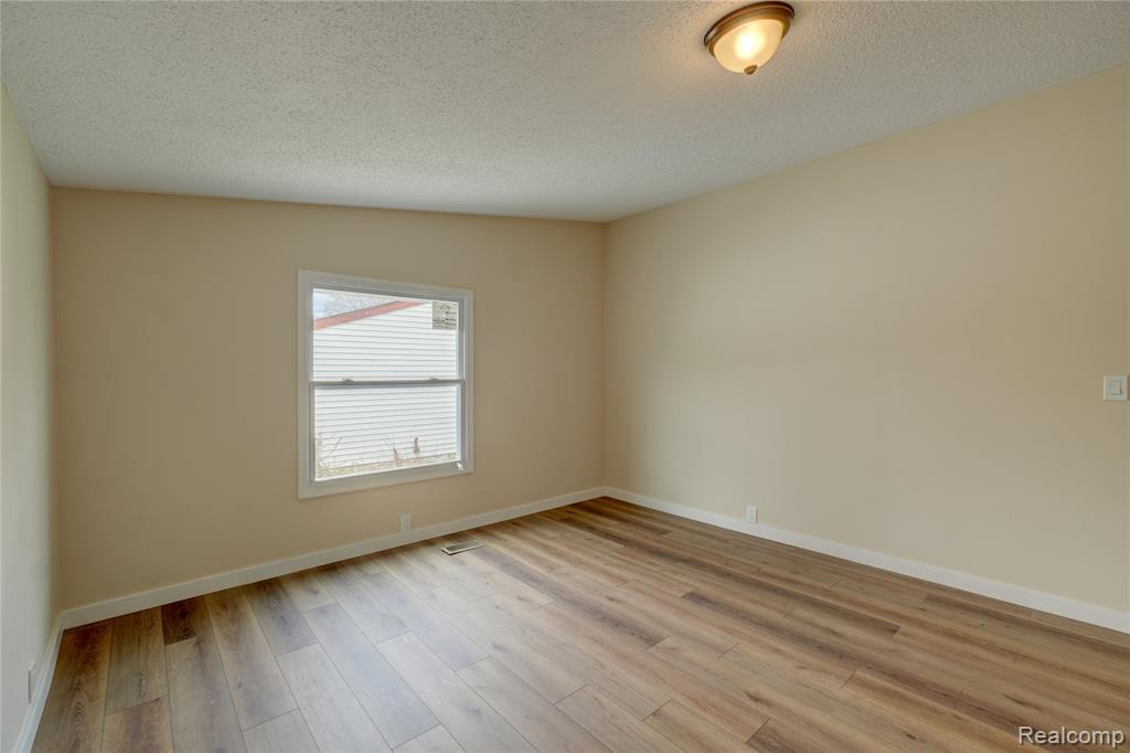 5112 Princess Street, Dearborn Heights, MI 48125 — Photo 9