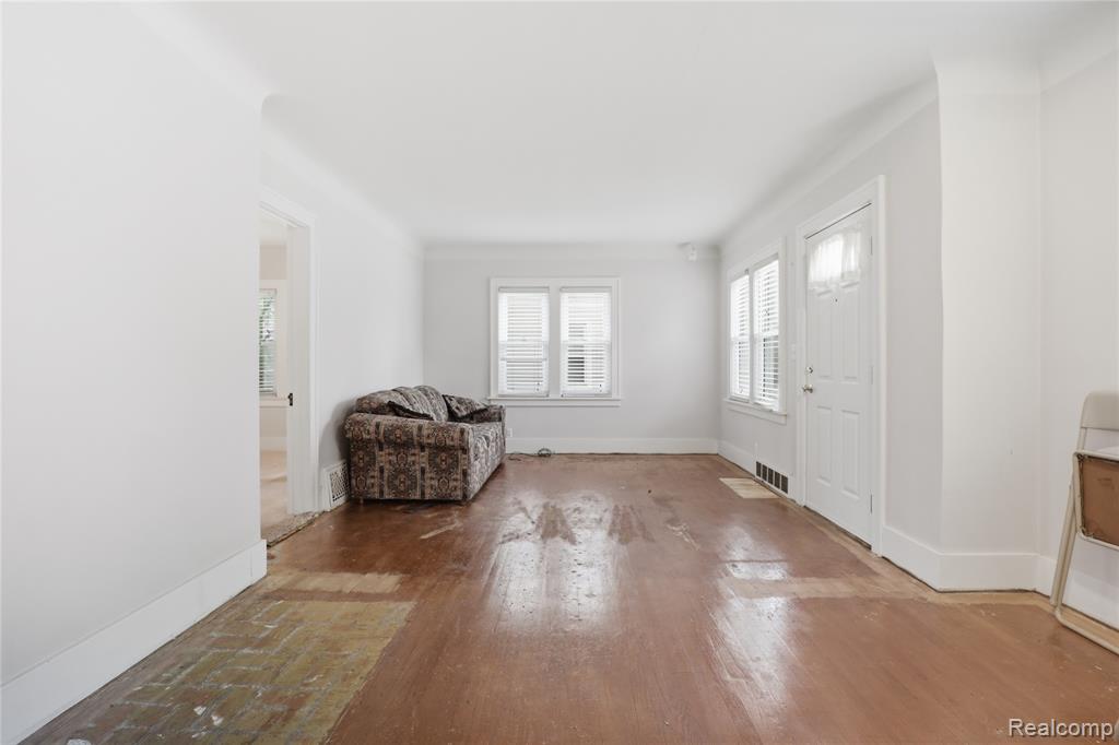 3317 Cheyenne Avenue, Burton, MI 48529 — Photo 5