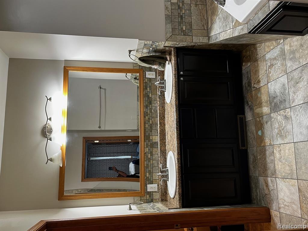 895 Jennings Road, Whitmore Lake, MI 48189 — Photo 14