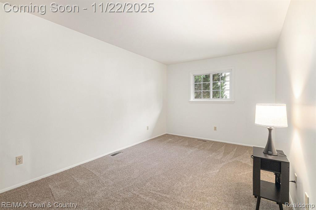 538 Autumn Drive, Flushing, MI 48433 — Photo 19