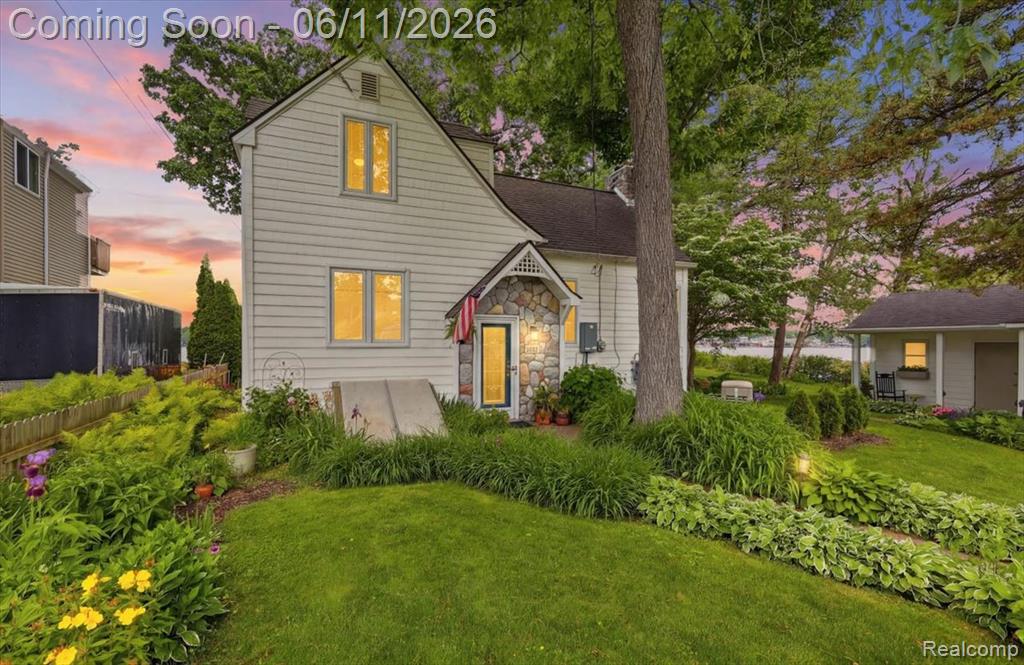 6880 Forestlawn Court, Waterford, MI 48327 — Photo 54