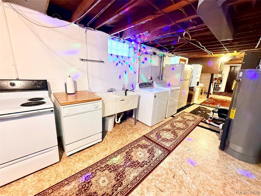 8152 Potomac, Center Line, MI 48015 — Photo 31