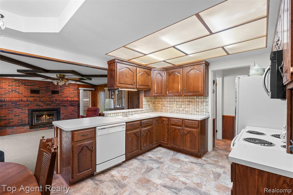 11495 Applewood Drive, Warren, MI 48093 — Photo 9