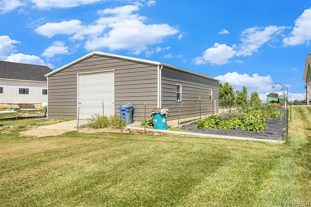2660 Bay Point Court, Imlay City, MI 48444 — Photo 32