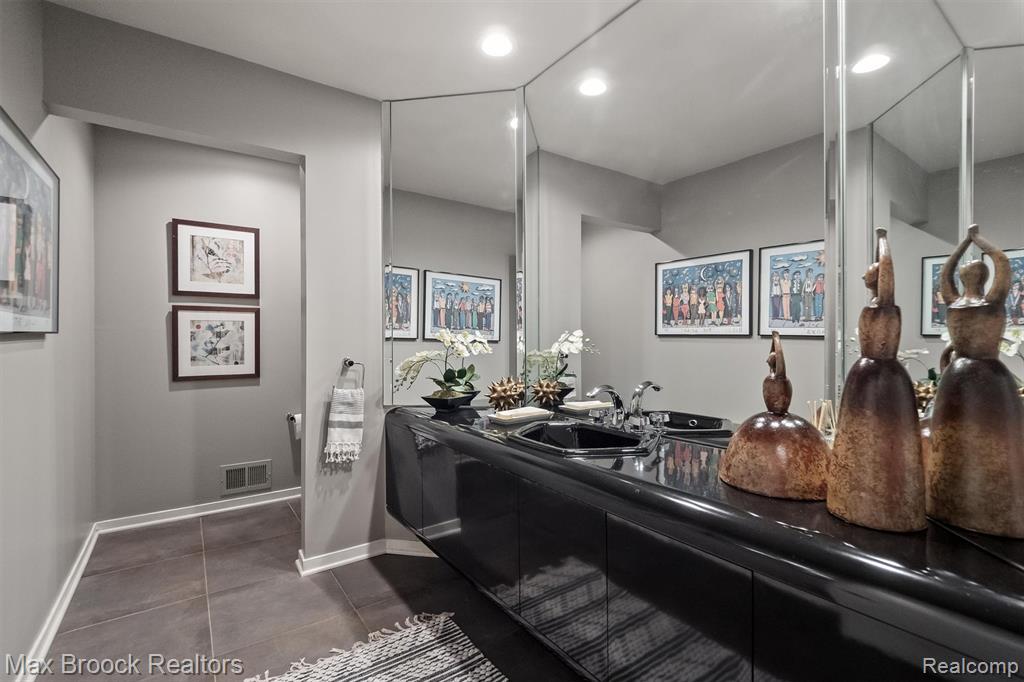 6612 Stonebridge E, West Bloomfield, MI — Photo 22
