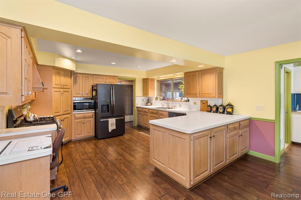 60 MOORLAND Drive, Grosse Pointe Shores, MI 48236 — Photo 11