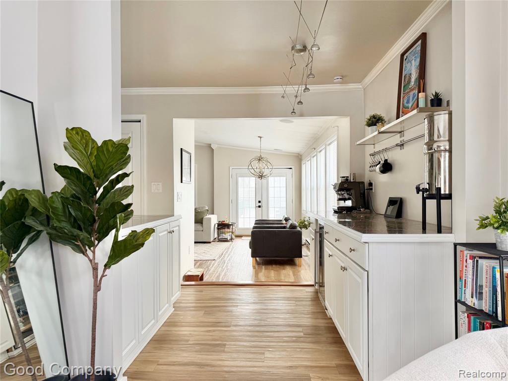 626 E Windemere Avenue, Royal Oak, MI 48073 — Photo 9