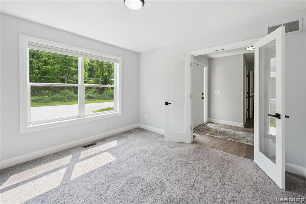 595 BRIGHTON LAKE RD, Brighton, MI 48116 — Photo 20