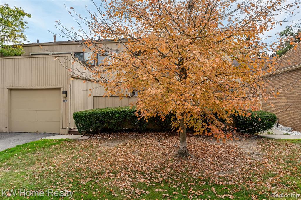 7356 Balsam Court, West Bloomfield, MI — Photo 30