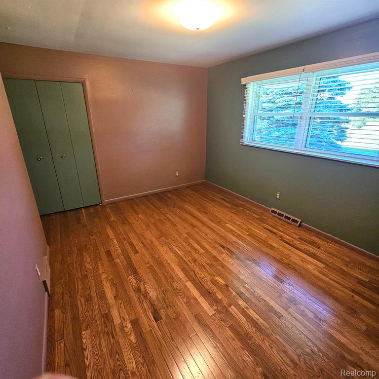 9233 SMITHS CREEK Road, Wales, MI — Photo 24